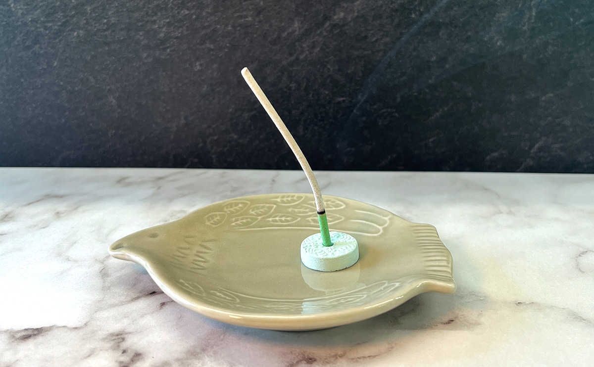 灰がこぼれないお香